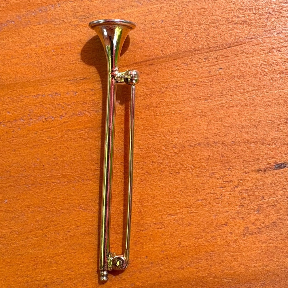 Vintage Clarinet Pin Brooch Goldtone